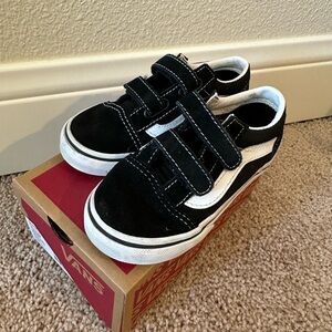 Toddler Old School Velcro Vans - Size 8.5